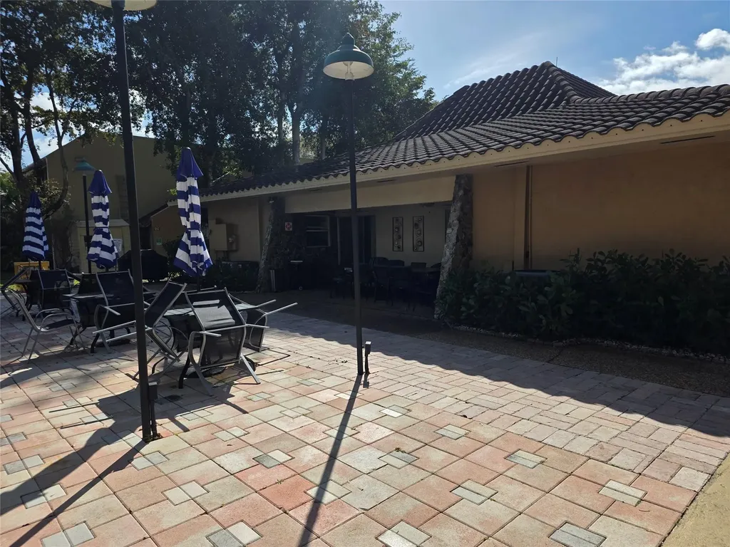 959 SE 2nd Avenue Deerfield Beach FL 33441