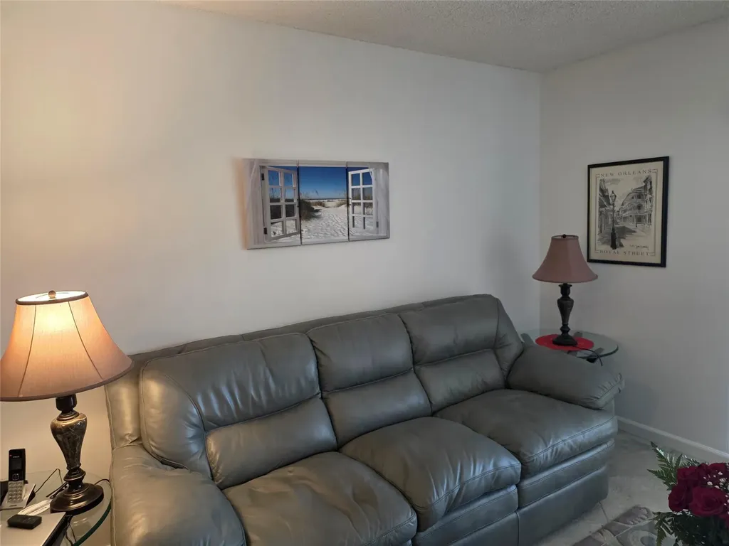 959 SE 2nd Avenue Deerfield Beach FL 33441