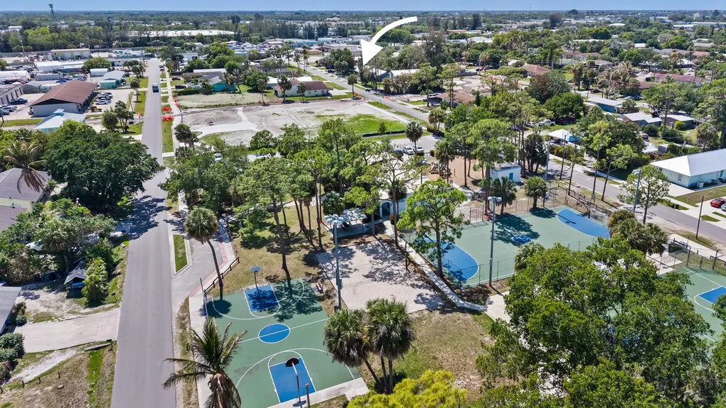 2705 SE Ellendale Street Stuart FL 34997