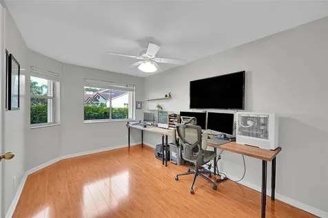 7428 S Pinewalk Drive Margate FL 33063