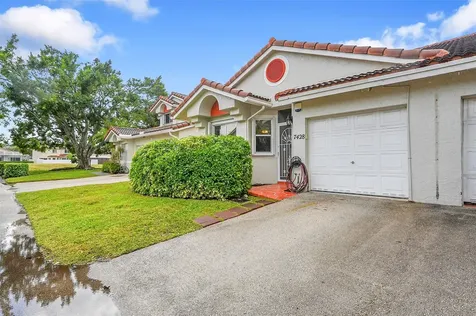 7428 S Pinewalk Drive Margate FL 33063