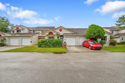 7428 S Pinewalk Drive Margate FL 33063