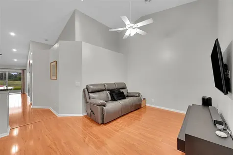 7428 S Pinewalk Drive Margate FL 33063