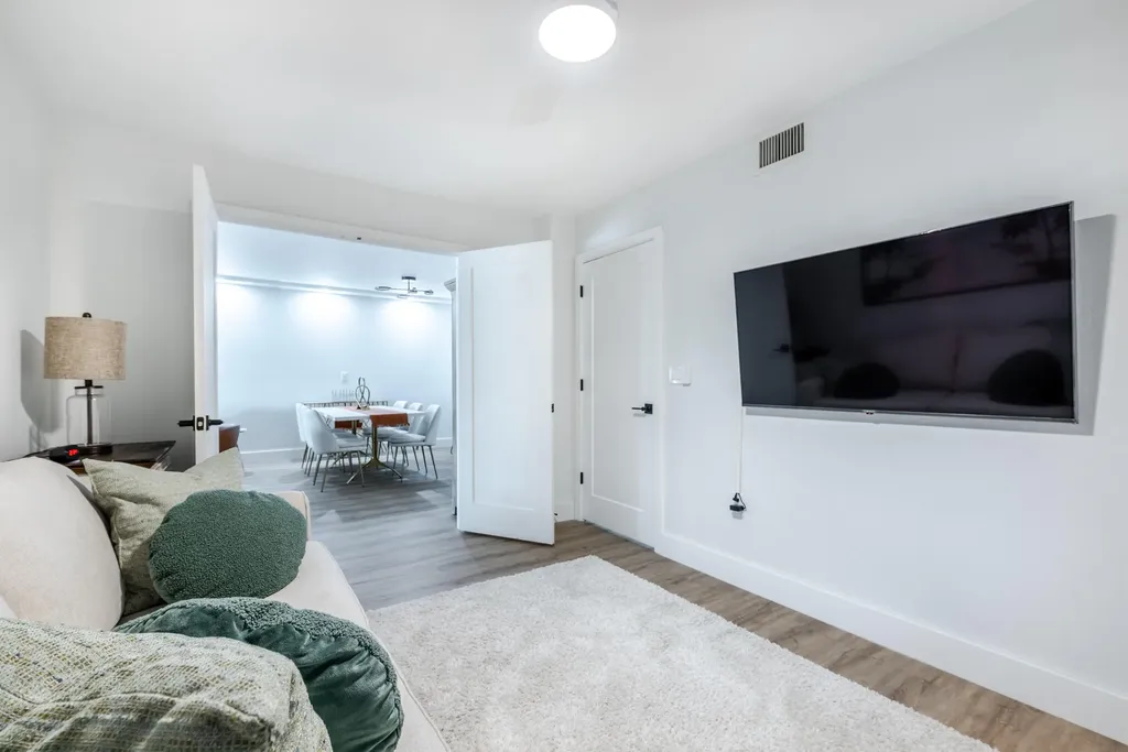 6096 Huntwick Terrace Delray Beach FL 33484