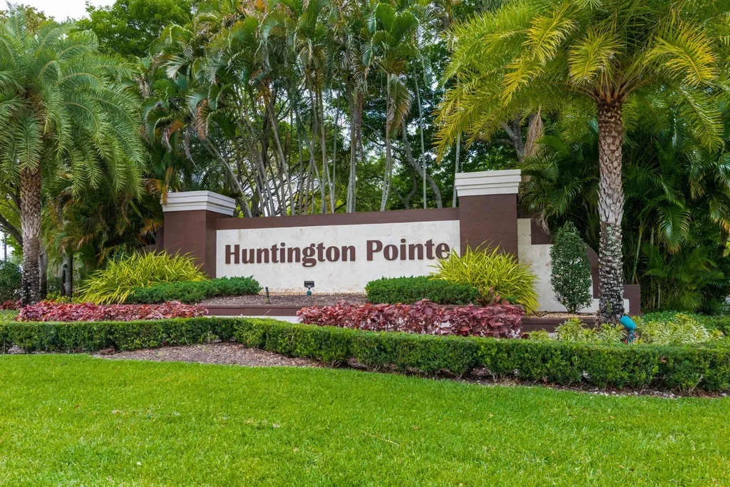 6096 Huntwick Terrace Delray Beach FL 33484