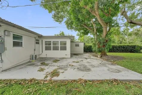 1423 Garfield Street Hollywood FL 33020