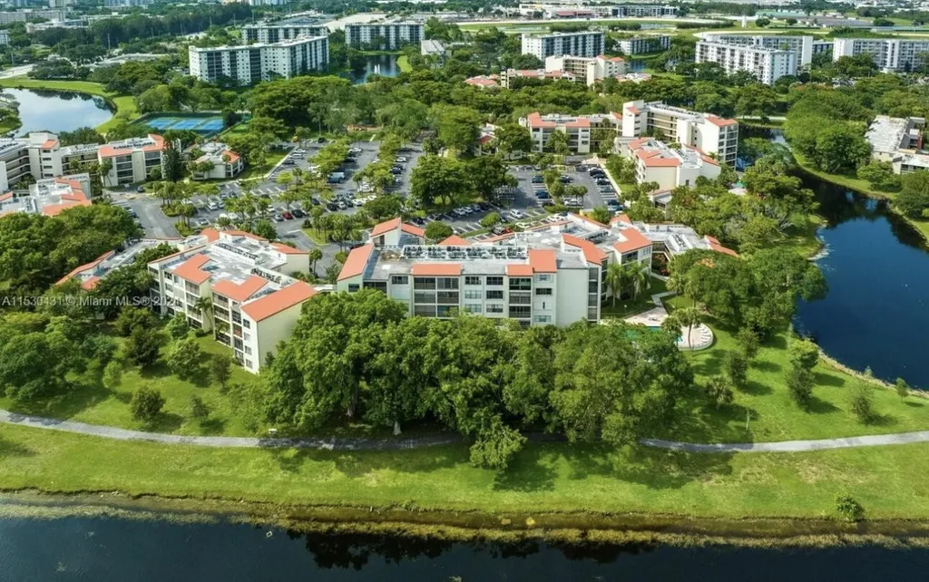 2314 S Cypress Bend Drive Pompano Beach FL 33069