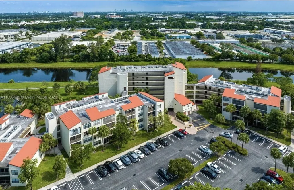 2314 S Cypress Bend Drive Pompano Beach FL 33069