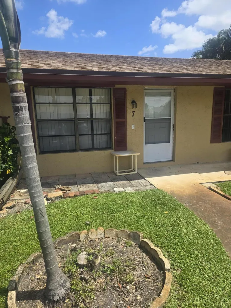 4290 Royal Banyan Way Lake Worth Beach FL 33461
