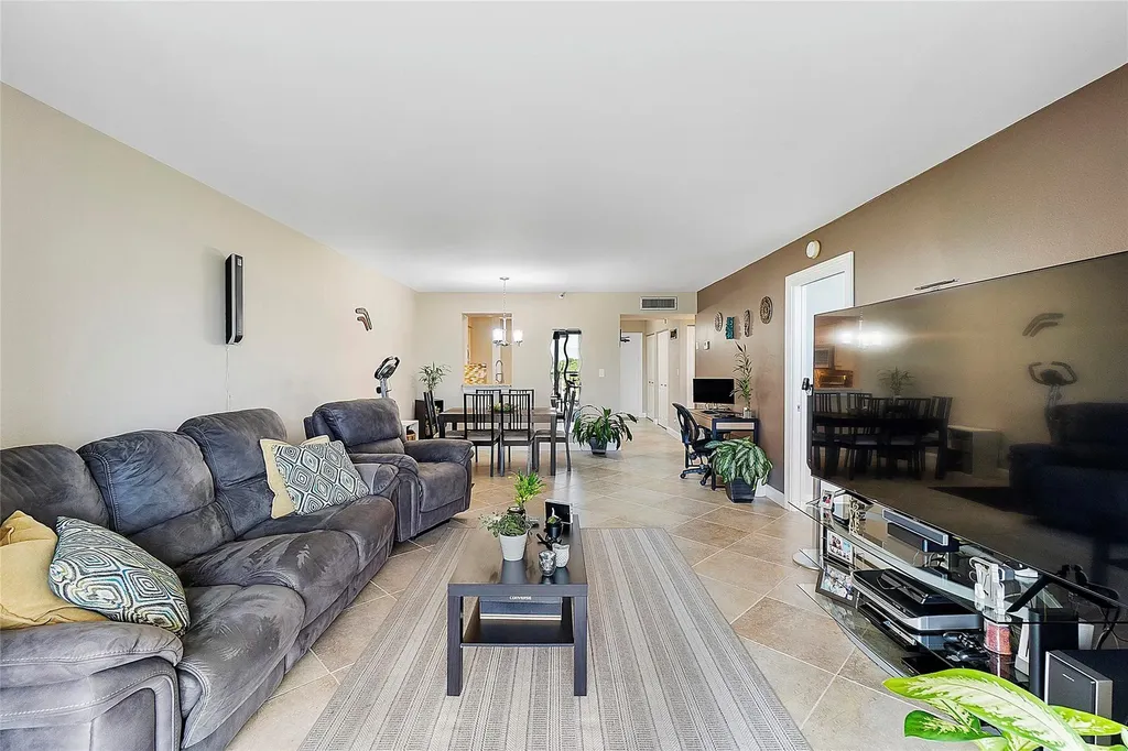 4550 NW 18th Avenue Deerfield Beach FL 33064