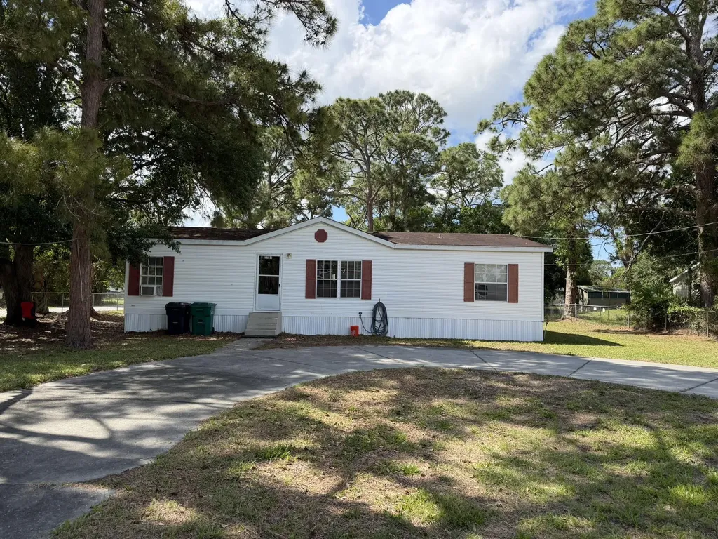 5924 NE 4th Lane Okeechobee FL 34974