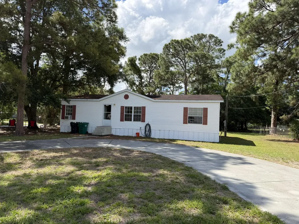 5924 NE 4th Lane Okeechobee FL 34974
