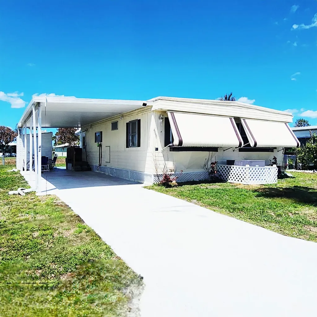 42 SE Spanish Way Port St Lucie FL 34952