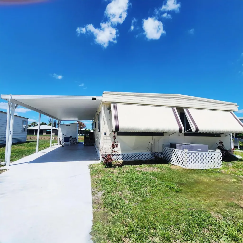 42 SE Spanish Way Port St Lucie FL 34952