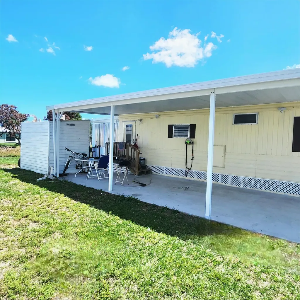 42 SE Spanish Way Port St Lucie FL 34952