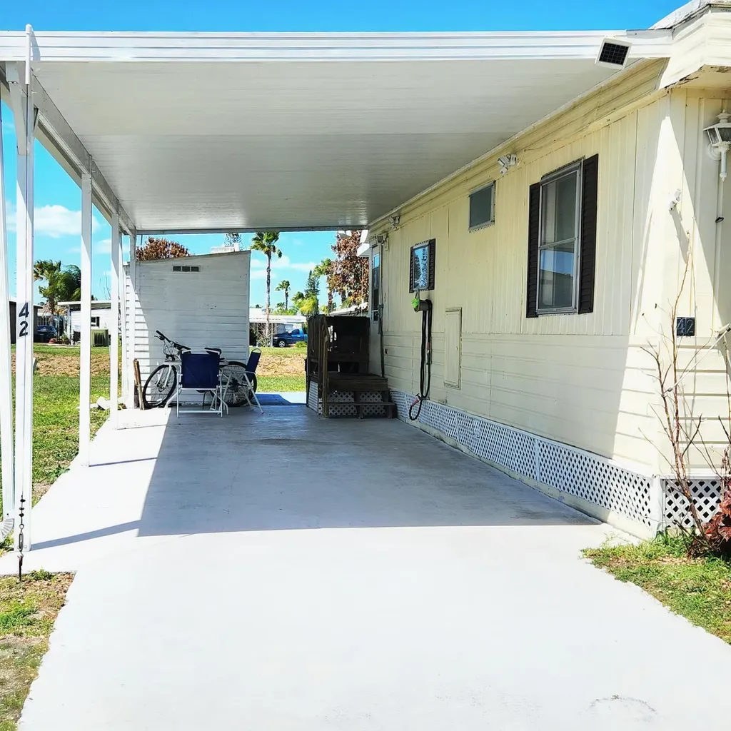 42 SE Spanish Way Port St Lucie FL 34952