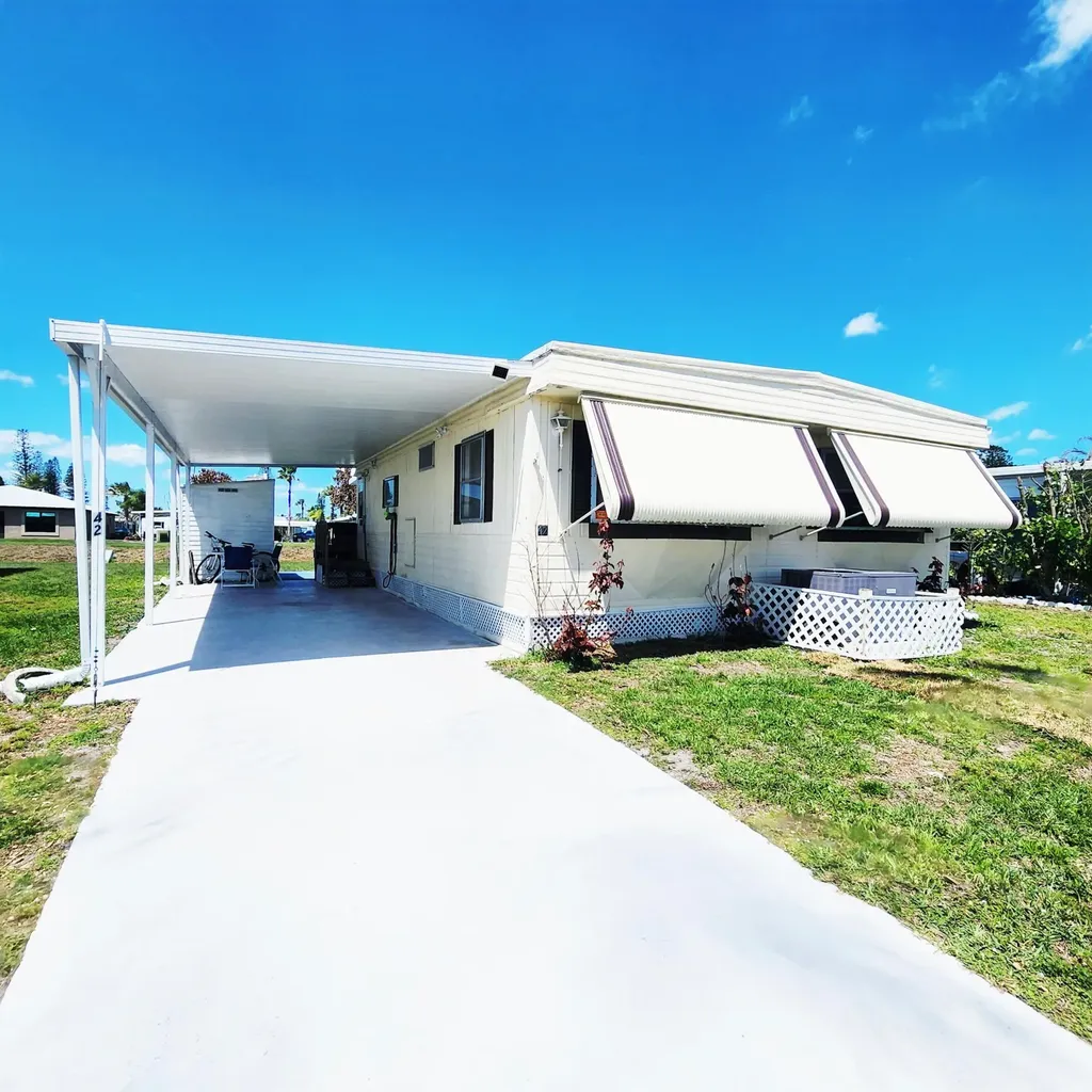 42 SE Spanish Way Port St Lucie FL 34952