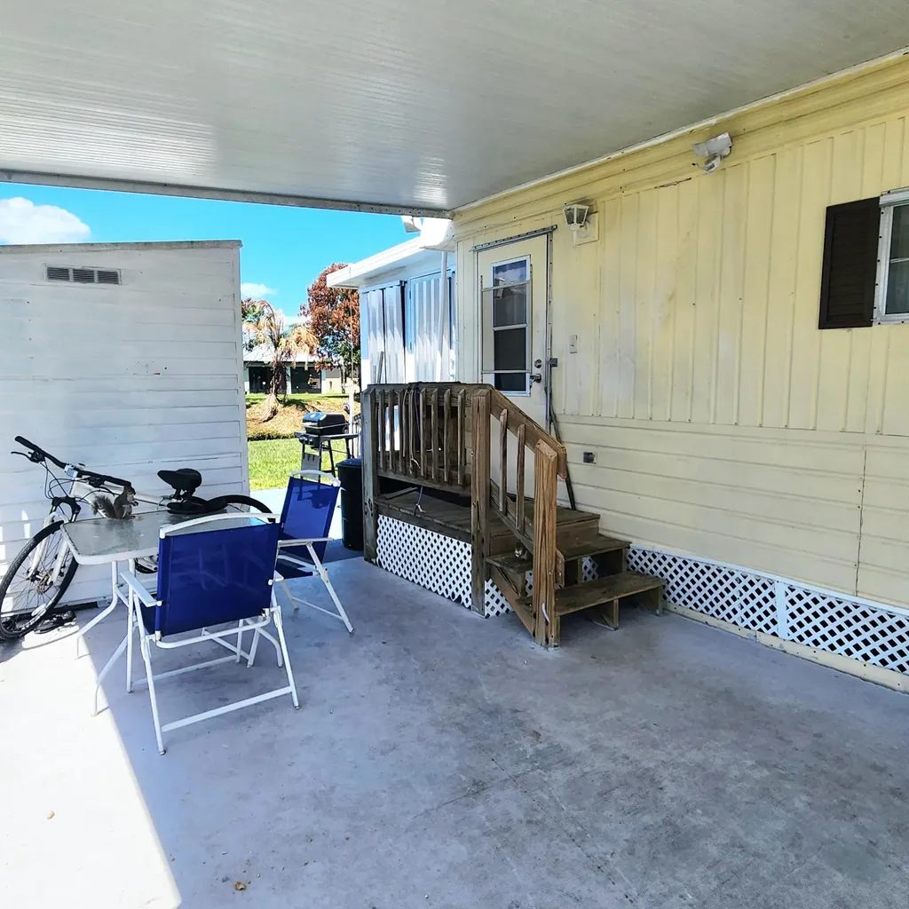 42 SE Spanish Way Port St Lucie FL 34952