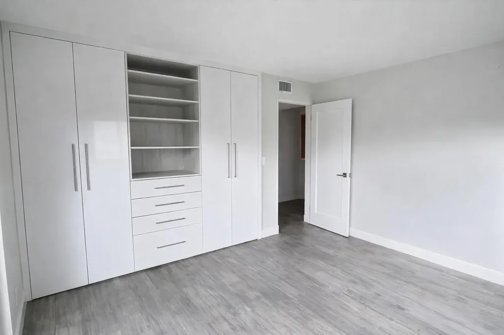 3220 Bayview Drive Fort Lauderdale FL 33306