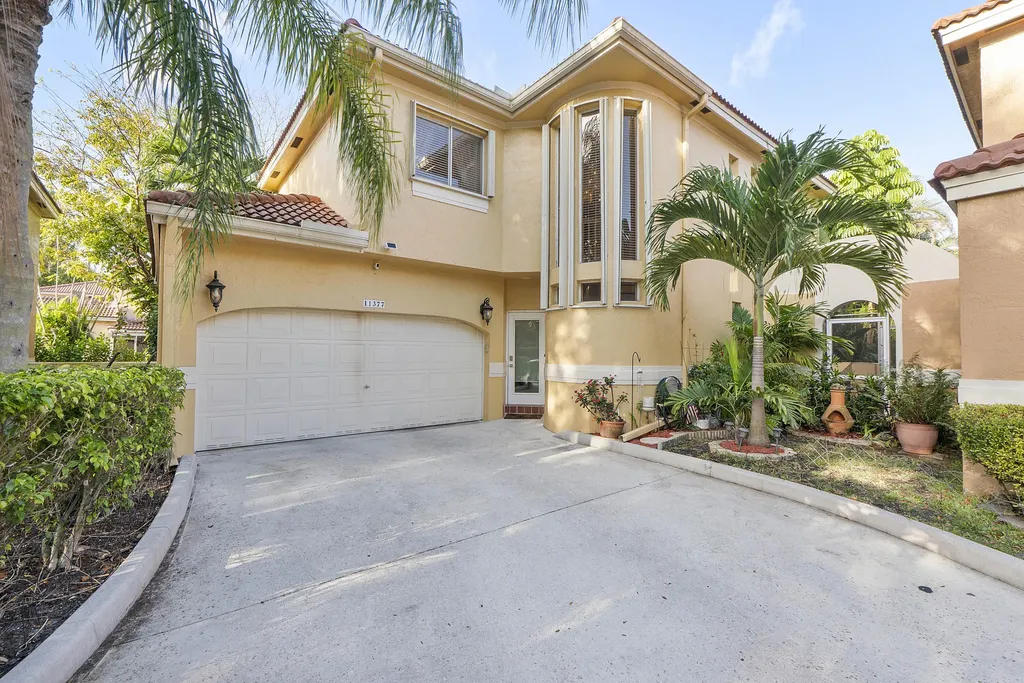 11377 Lakeview Drive Coral Springs FL 33071