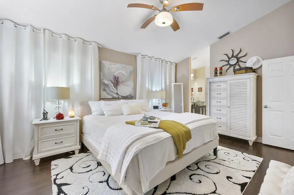 11377 Lakeview Drive Coral Springs FL 33071