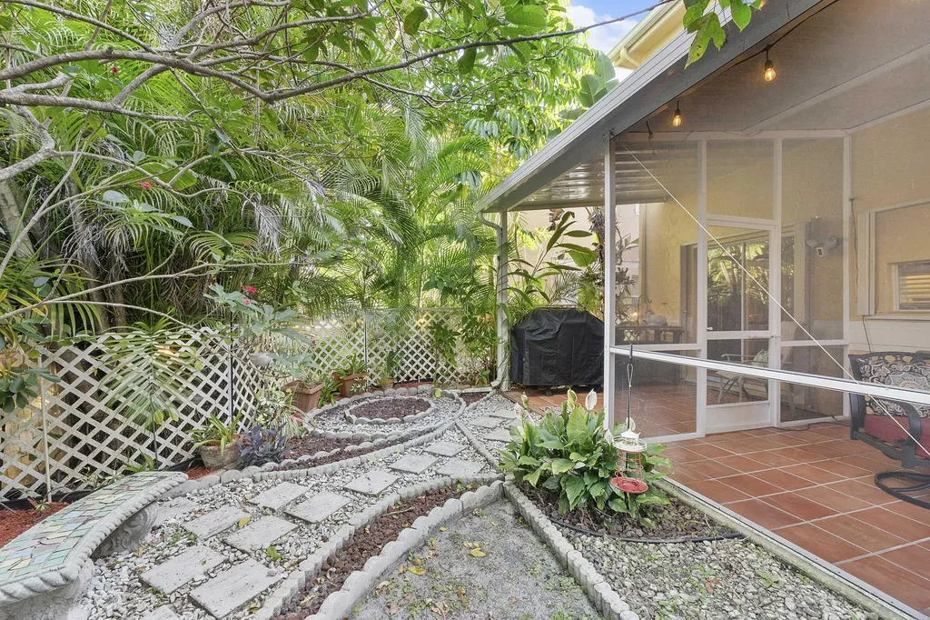 11377 Lakeview Drive Coral Springs FL 33071