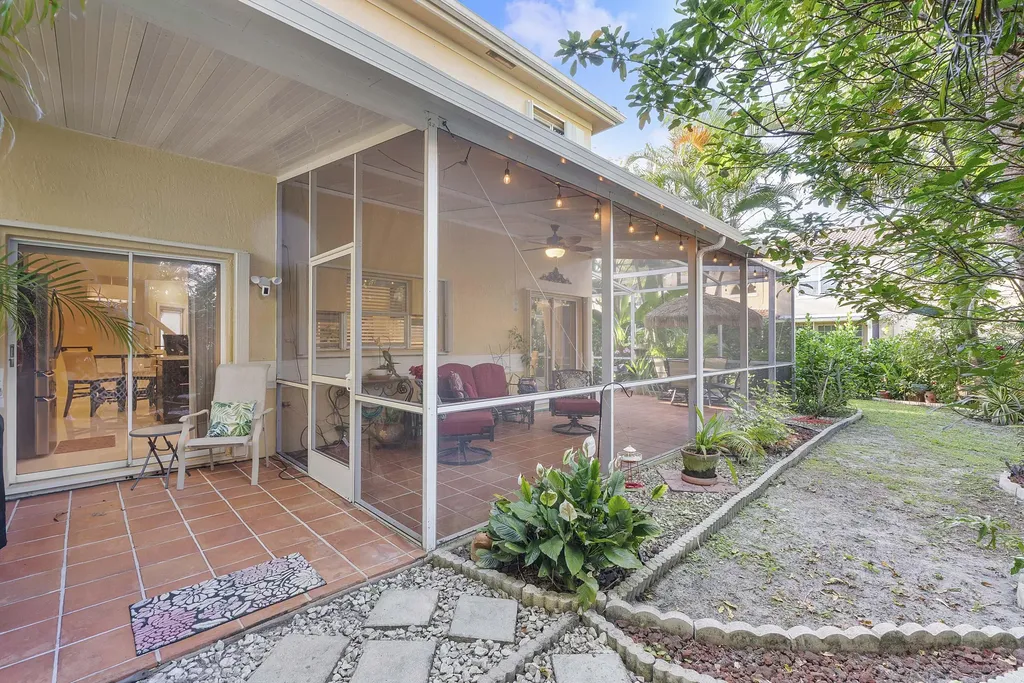 11377 Lakeview Drive Coral Springs FL 33071