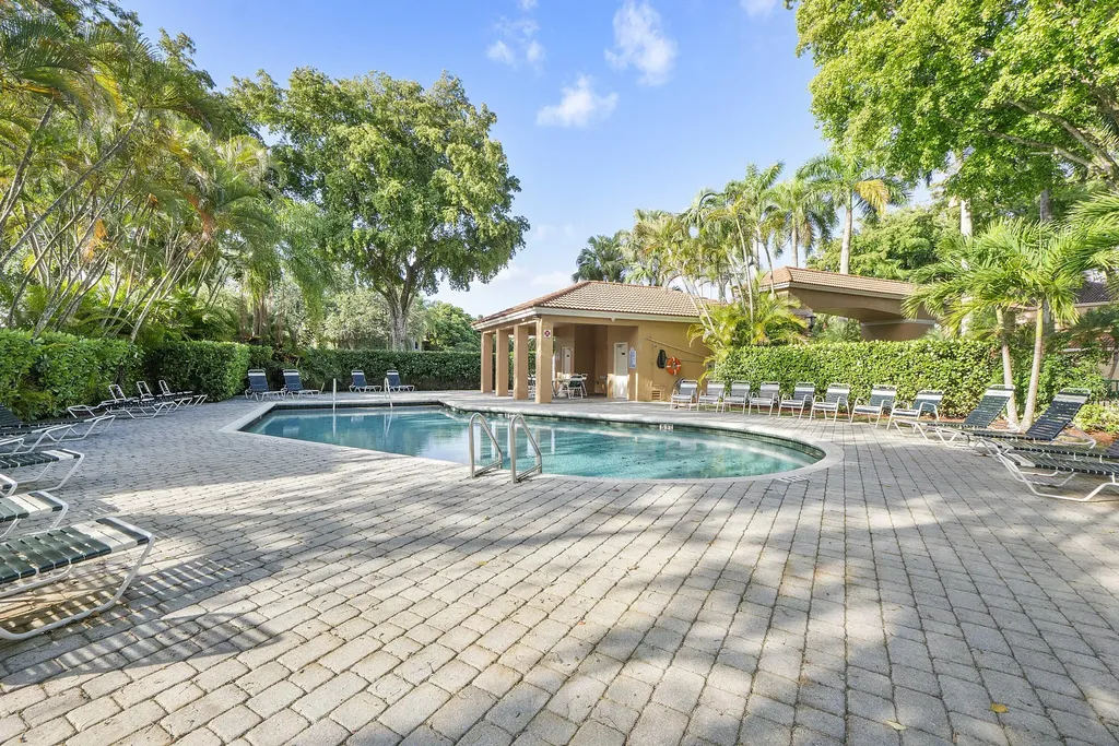 11377 Lakeview Drive Coral Springs FL 33071
