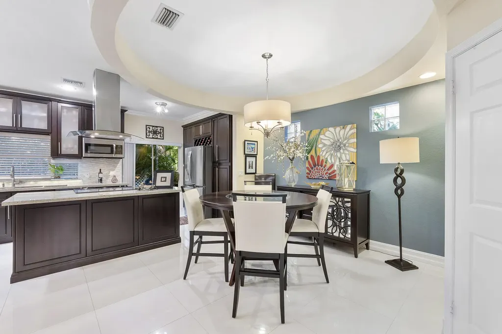 11377 Lakeview Drive Coral Springs FL 33071