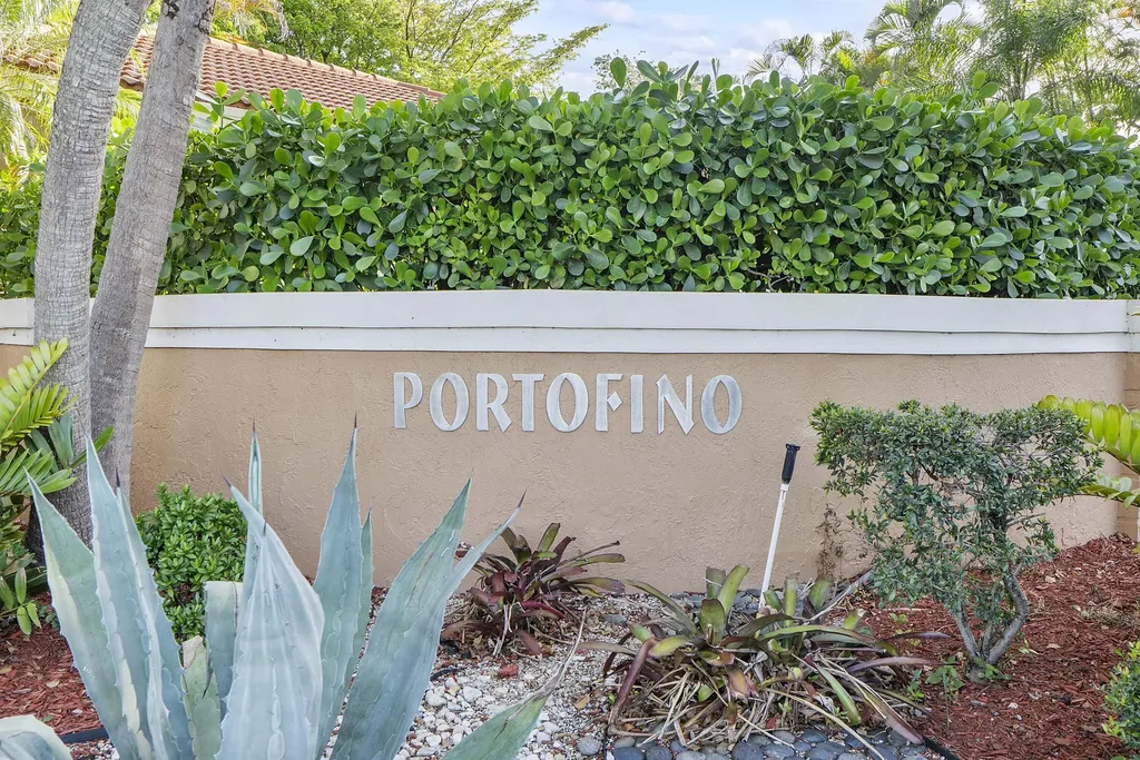 11377 Lakeview Drive Coral Springs FL 33071