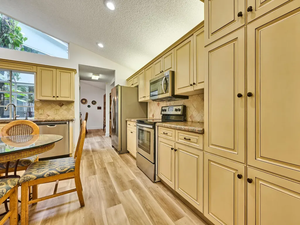 6093 Bay Isle Drive Boynton Beach FL 33437