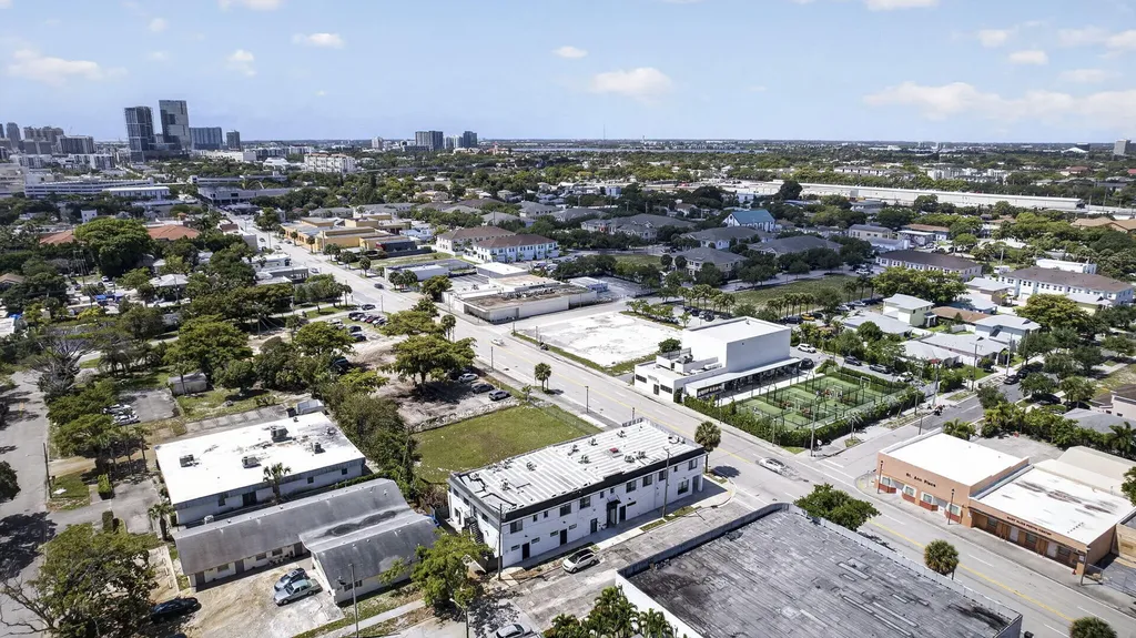 2032 N Dixie Highway West Palm Beach FL 33407