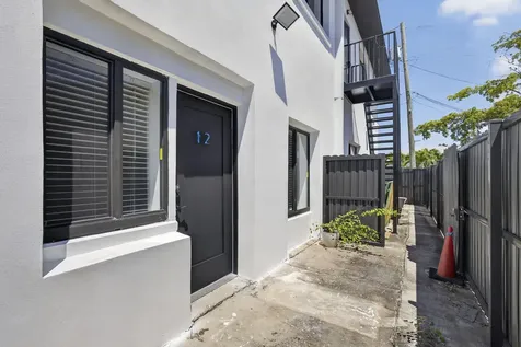 2032 N Dixie Highway West Palm Beach FL 33407