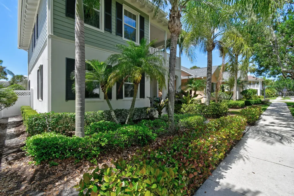 2672 E Community Drive Jupiter FL 33458