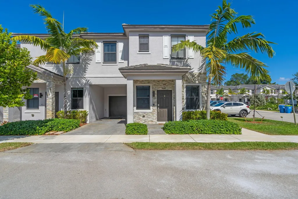 524 SW 19th Way Fort Lauderdale FL 33312