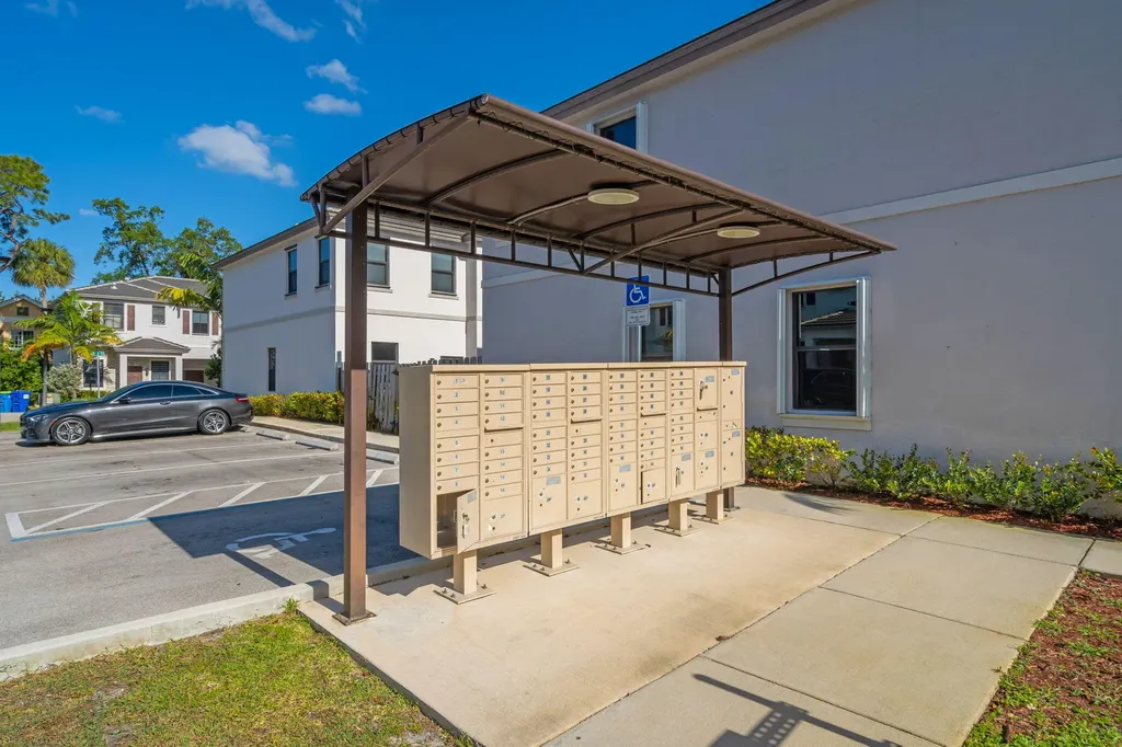524 SW 19th Way Fort Lauderdale FL 33312