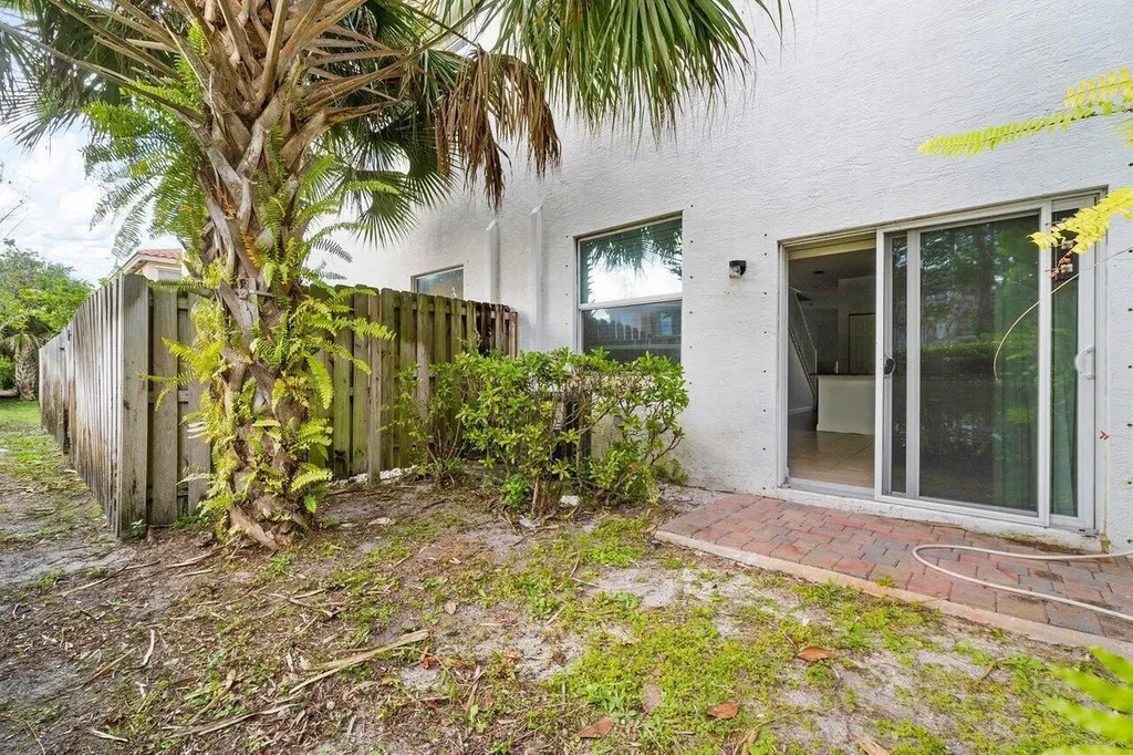 5288 Ashley River Road West Palm Beach FL 33417