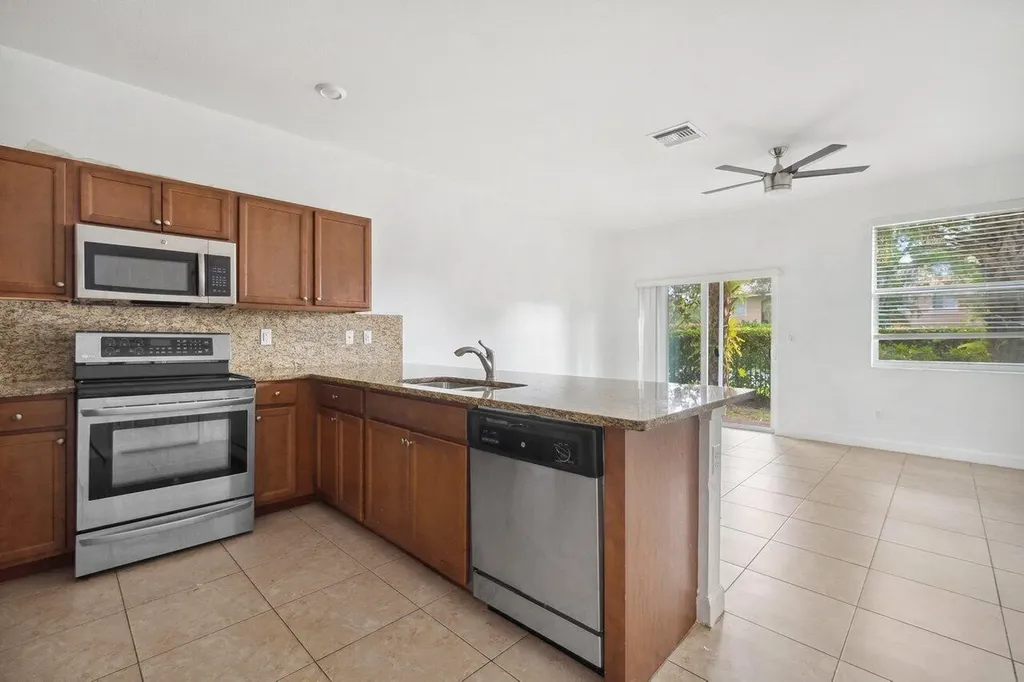 5288 Ashley River Road West Palm Beach FL 33417