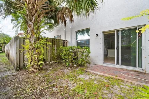 5288 Ashley River Road West Palm Beach FL 33417