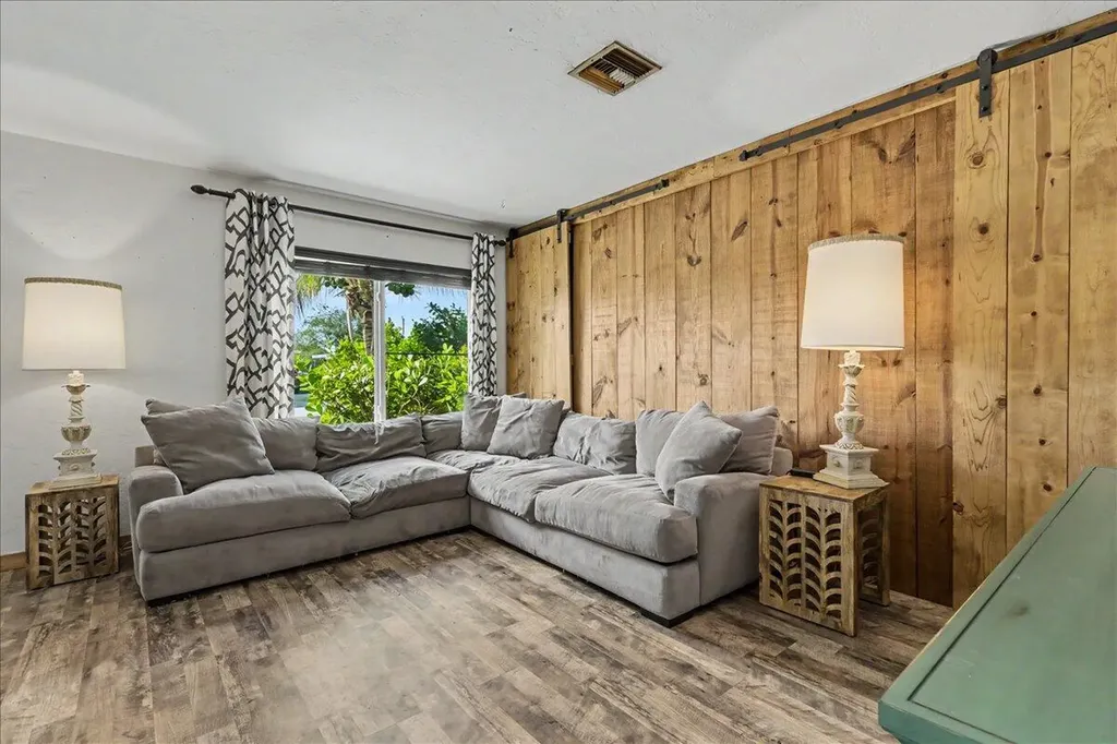 411 SW 1st Street Boca Raton FL 33432
