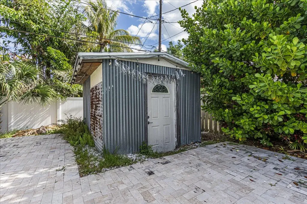 411 SW 1st Street Boca Raton FL 33432