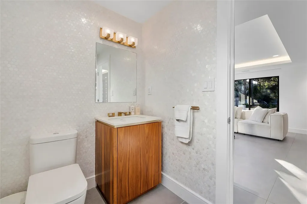 500 NE 14th Avenue Fort Lauderdale FL 33301