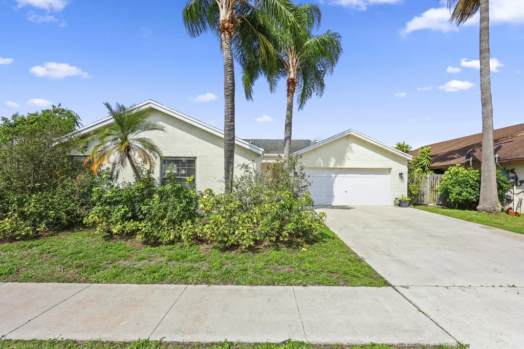 21059 Rustlewood Avenue Boca Raton FL 33428