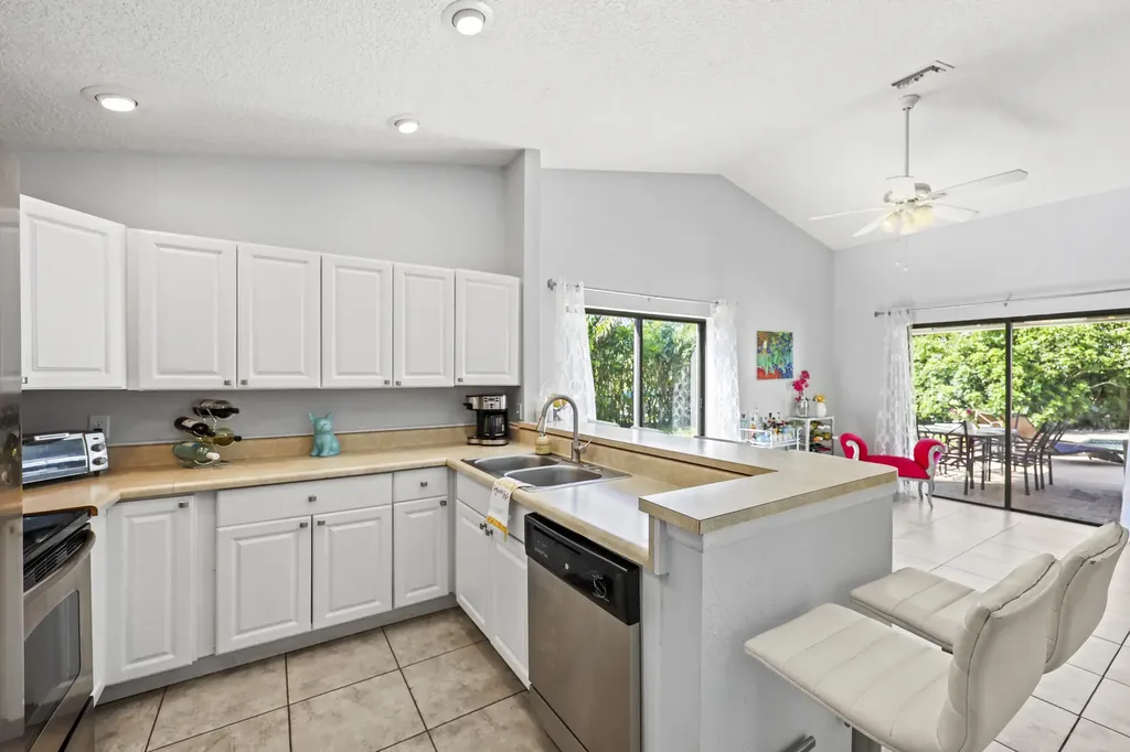 21059 Rustlewood Avenue Boca Raton FL 33428
