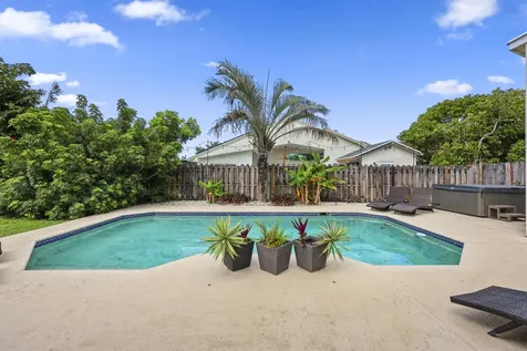 21059 Rustlewood Avenue Boca Raton FL 33428