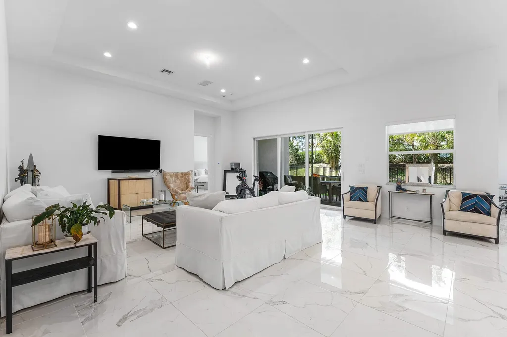 9256 Crestview Circle Palm Beach Gardens FL 33412