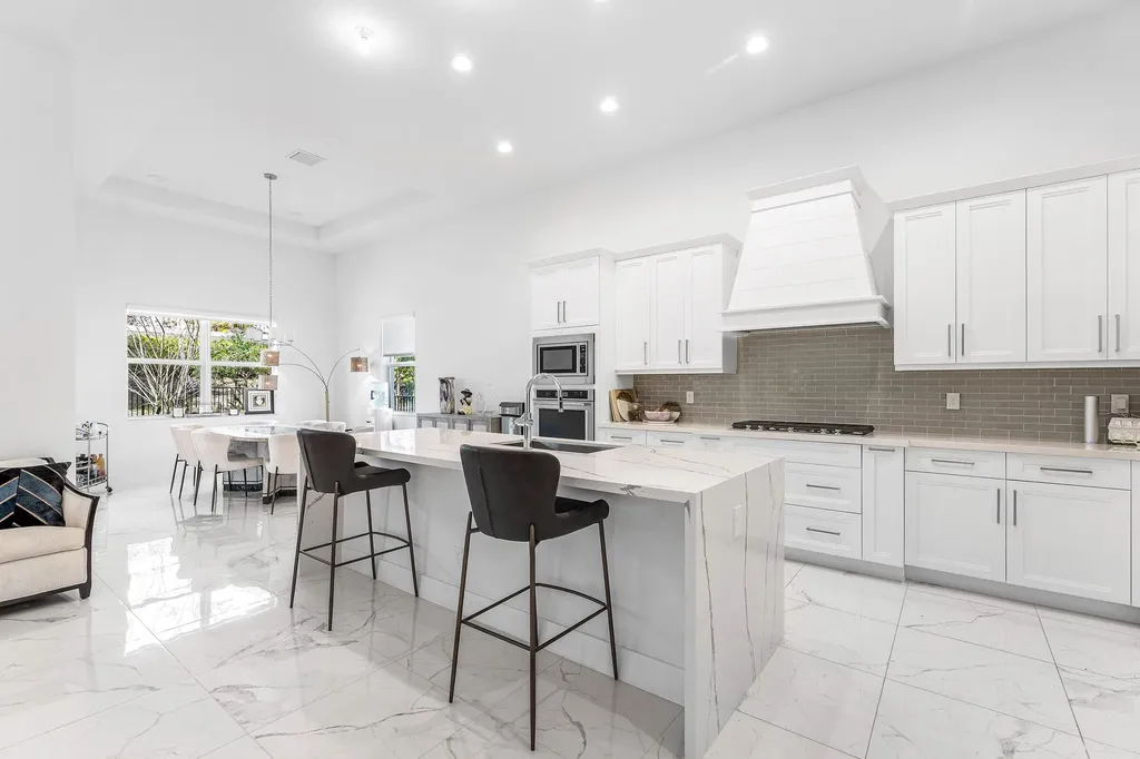 9256 Crestview Circle Palm Beach Gardens FL 33412