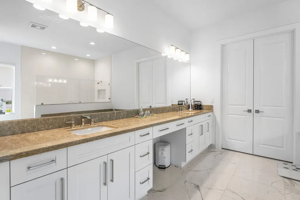 9256 Crestview Circle Palm Beach Gardens FL 33412