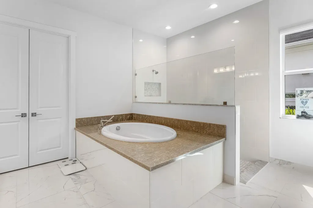 9256 Crestview Circle Palm Beach Gardens FL 33412