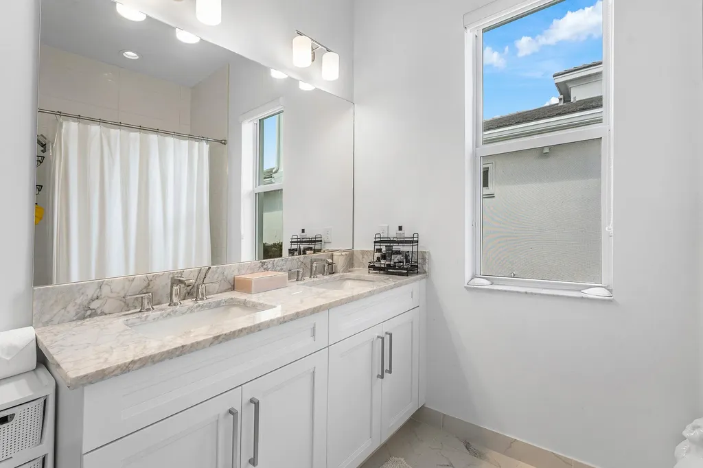 9256 Crestview Circle Palm Beach Gardens FL 33412